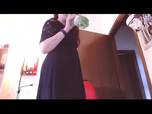 ❤️ Ein unterwürfiger Sklave, der schmutzige und üppige Höschen liebt, wird gezwungen zu masturbieren, nachdem er dieses Video gesehen hat! Porno fb bei uns ❌
